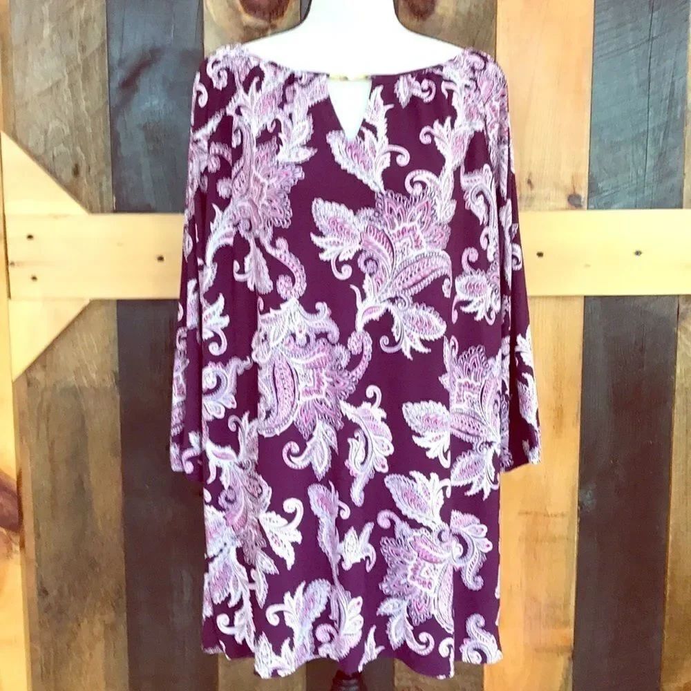 ROZ and ALI tunic top with gold accent hardware